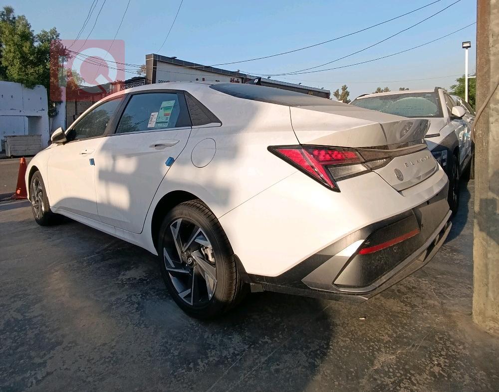 هیوندای ئەلەنترا